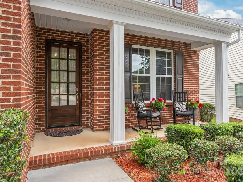 8115 Wilburn Court, Charlotte, NC 28277.  MLS# CAR4264288, YatesRealty ID 19412. Stoop