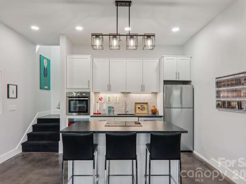 55 Laurel Spring Lane, Hendersonville, NC 28739.  MLS# CAR4374819, YatesRealty ID 19413. 