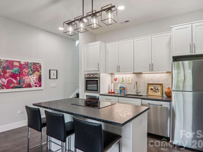55 Laurel Spring Lane, Hendersonville, NC 28739.  MLS# CAR4374819, YatesRealty ID 19413. 