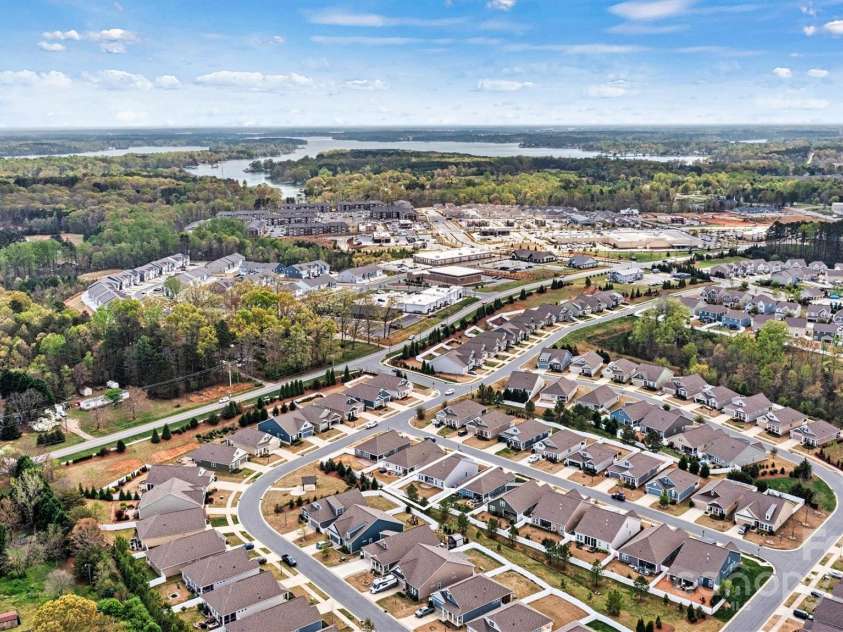 7850 Fountaingrass Lane, Sherrills Ford, NC 28673.  MLS# CAR4242529, YatesRealty ID 19413. 