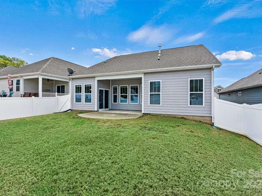 7850 Fountaingrass Lane, Sherrills Ford, NC 28673.  MLS# CAR4242529, YatesRealty ID 19413. 