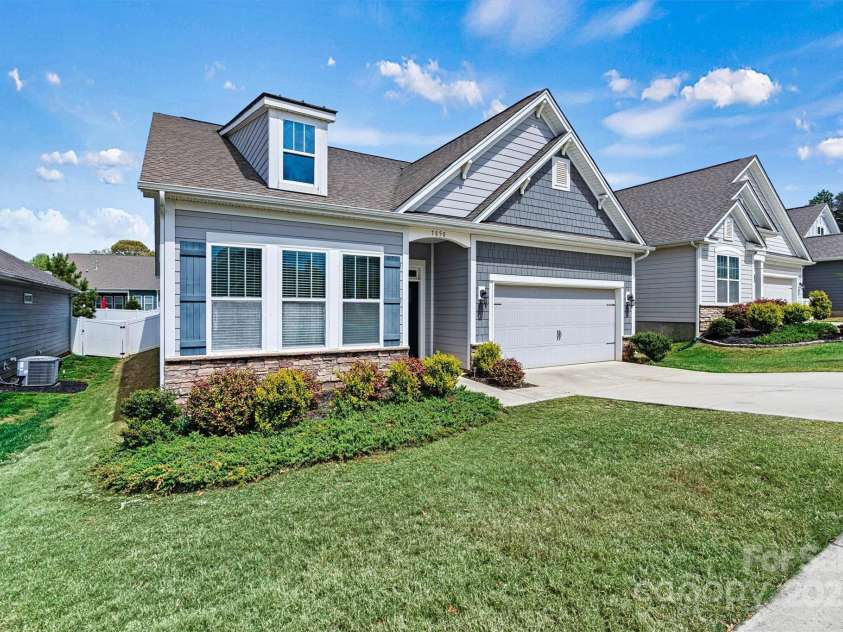 7850 Fountaingrass Lane, Sherrills Ford, NC 28673.  MLS# CAR4242529, YatesRealty ID 19413. 