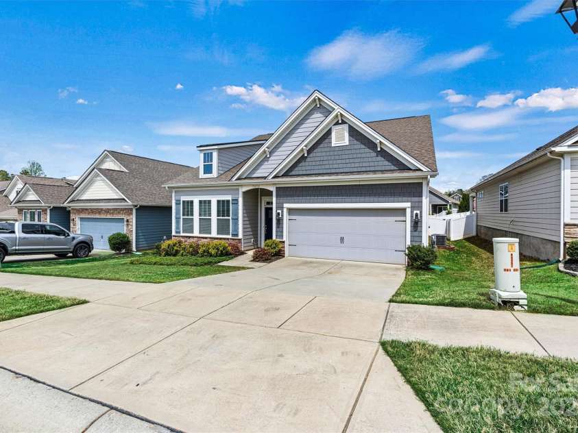 7850 Fountaingrass Lane, Sherrills Ford, NC 28673.  MLS# CAR4242529, YatesRealty ID 19413. 