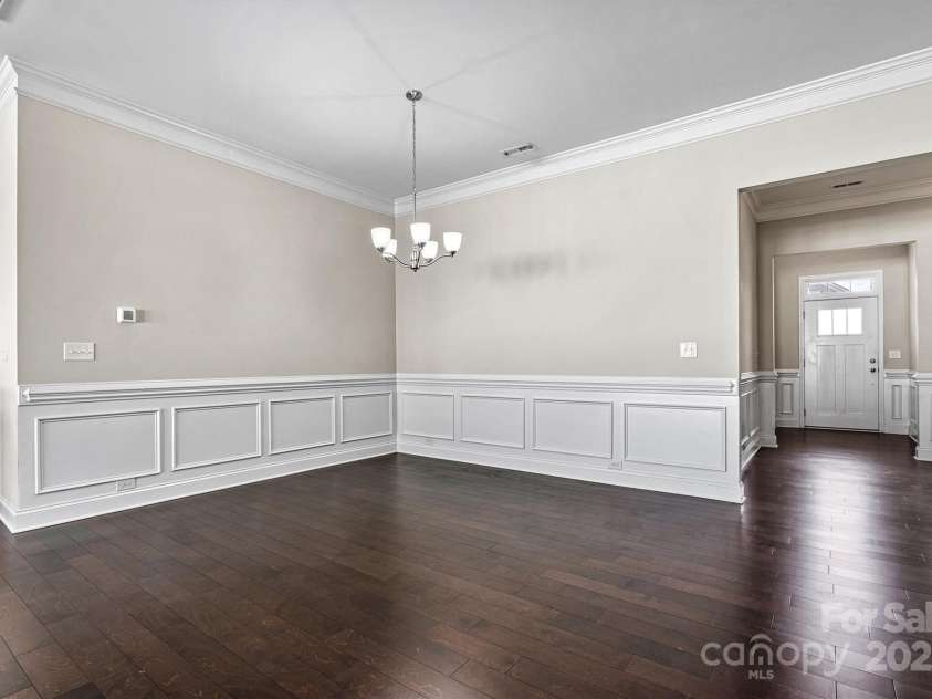 7850 Fountaingrass Lane, Sherrills Ford, NC 28673.  MLS# CAR4242529, YatesRealty ID 19413. Dining Area