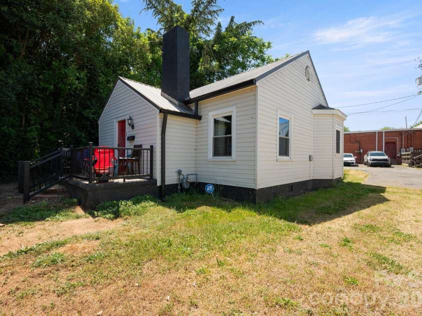 136 Broadway Street, Forest City, NC 28043.  MLS# CAR4373140, YatesRealty ID 19414. 