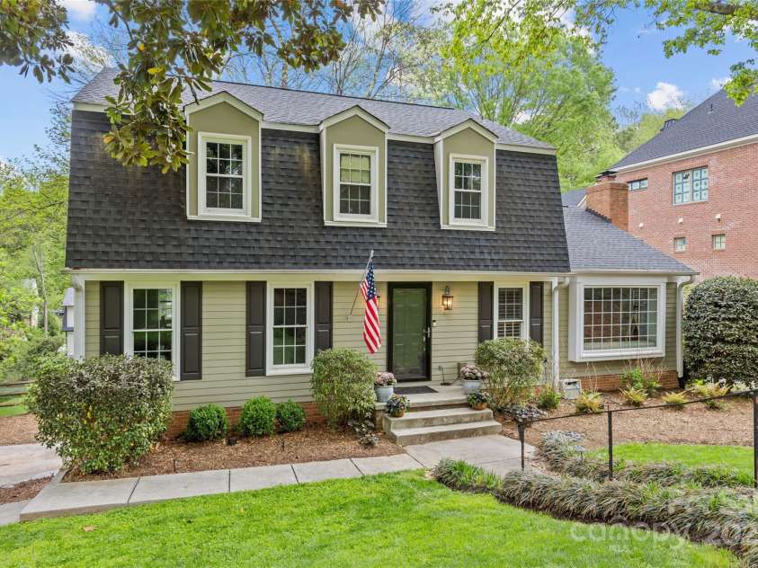 2418 Ainsdale Road, Charlotte, NC 28226.  MLS# CAR4289180, YatesRealty ID 19414. 