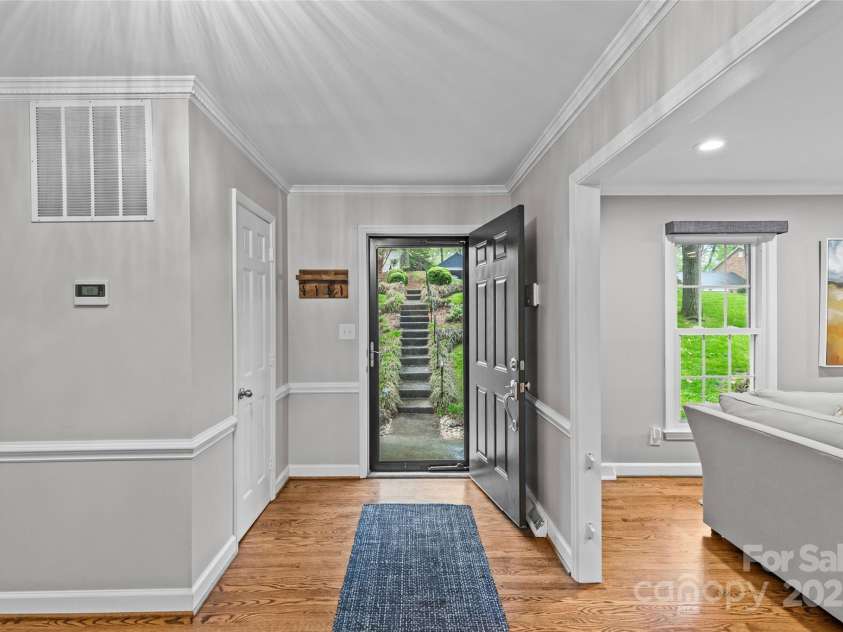 2418 Ainsdale Road, Charlotte, NC 28226.  MLS# CAR4289180, YatesRealty ID 19414. 
