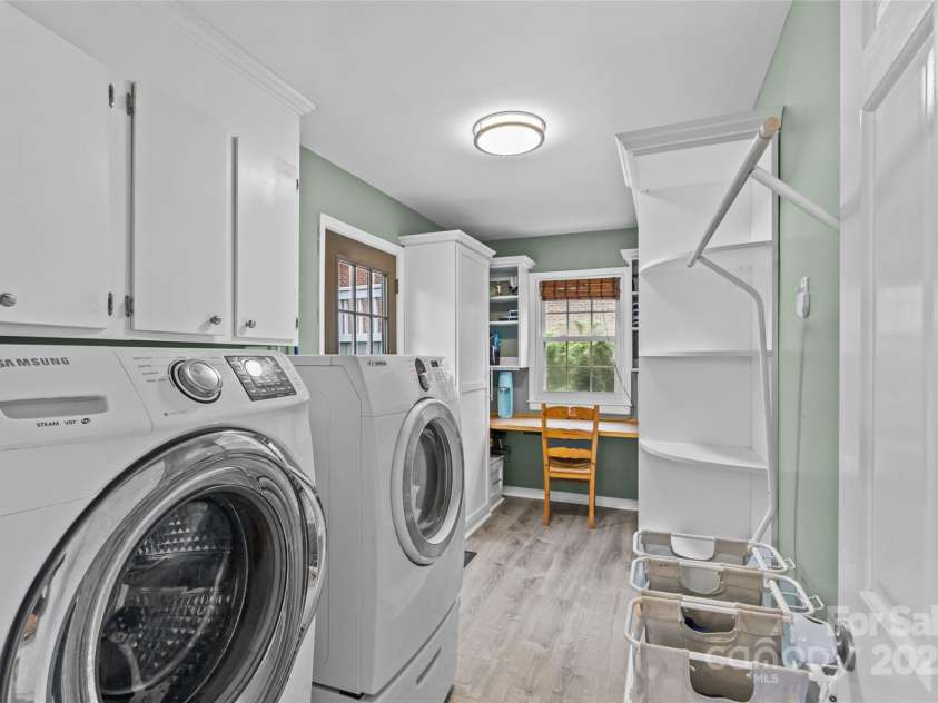 2418 Ainsdale Road, Charlotte, NC 28226.  MLS# CAR4289180, YatesRealty ID 19414. 