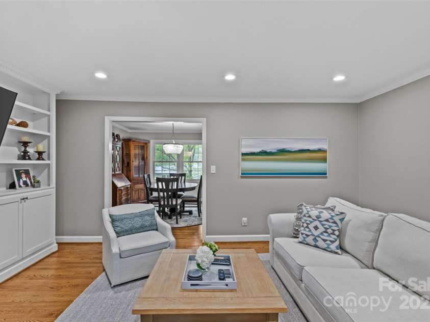 2418 Ainsdale Road, Charlotte, NC 28226.  MLS# CAR4289180, YatesRealty ID 19414. 