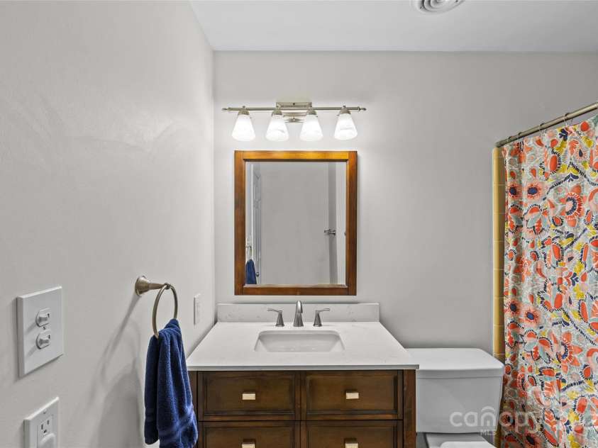 2418 Ainsdale Road, Charlotte, NC 28226.  MLS# CAR4289180, YatesRealty ID 19414. 