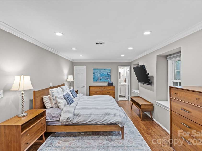 2418 Ainsdale Road, Charlotte, NC 28226.  MLS# CAR4289180, YatesRealty ID 19414. 