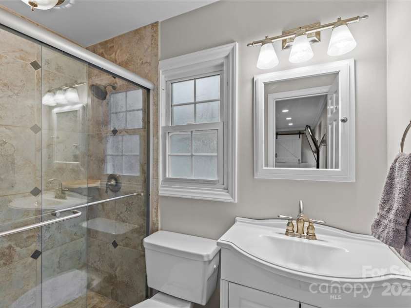 2418 Ainsdale Road, Charlotte, NC 28226.  MLS# CAR4289180, YatesRealty ID 19414. 