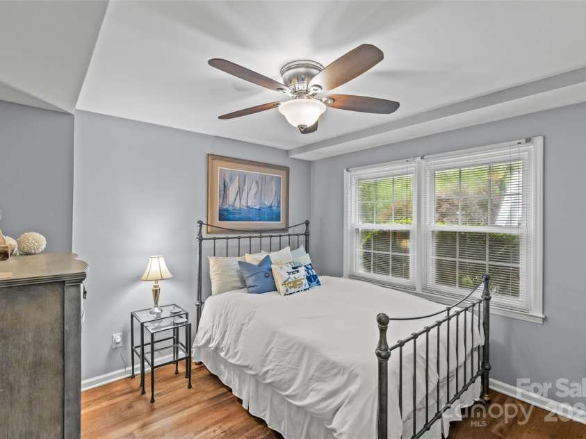 2418 Ainsdale Road, Charlotte, NC 28226.  MLS# CAR4289180, YatesRealty ID 19414. 