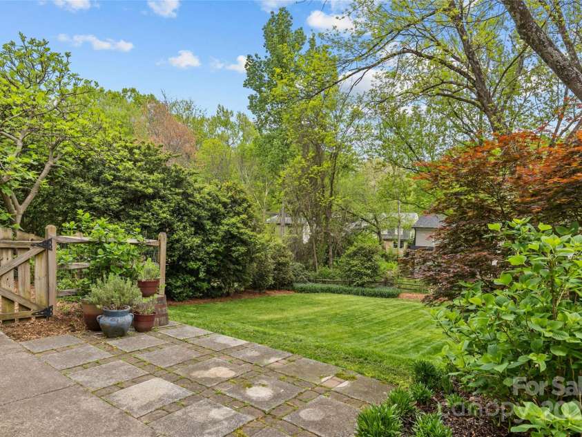 2418 Ainsdale Road, Charlotte, NC 28226.  MLS# CAR4289180, YatesRealty ID 19414. 