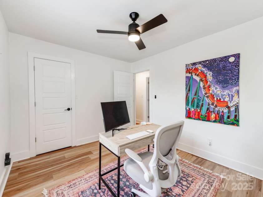 1817 Rush Wind Drive, Charlotte, NC 28206.  MLS# CAR4299019, YatesRealty ID 19415. 