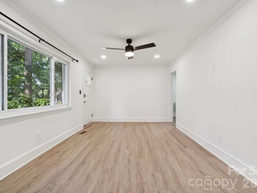 5423 Lantana Avenue, Charlotte, NC 28212.  MLS# CAR4376686, YatesRealty ID 19415. 
