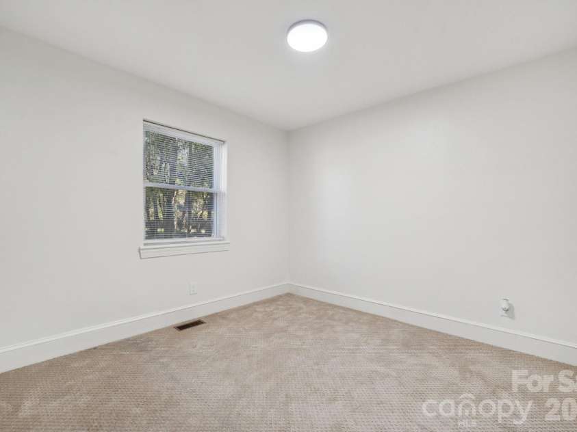 5423 Lantana Avenue, Charlotte, NC 28212.  MLS# CAR4376686, YatesRealty ID 19415. 