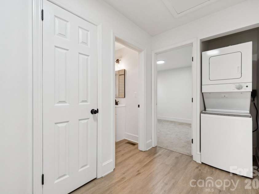5423 Lantana Avenue, Charlotte, NC 28212.  MLS# CAR4376686, YatesRealty ID 19415. 