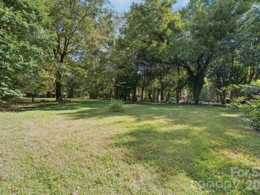 5423 Lantana Avenue, Charlotte, NC 28212.  MLS# CAR4376686, YatesRealty ID 19415. 