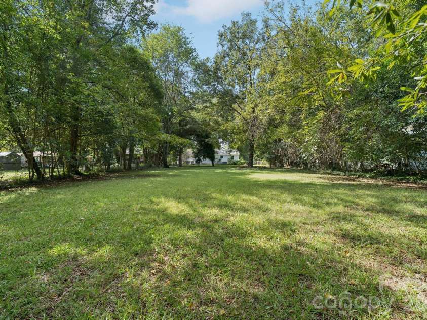 5423 Lantana Avenue, Charlotte, NC 28212.  MLS# CAR4376686, YatesRealty ID 19415. 