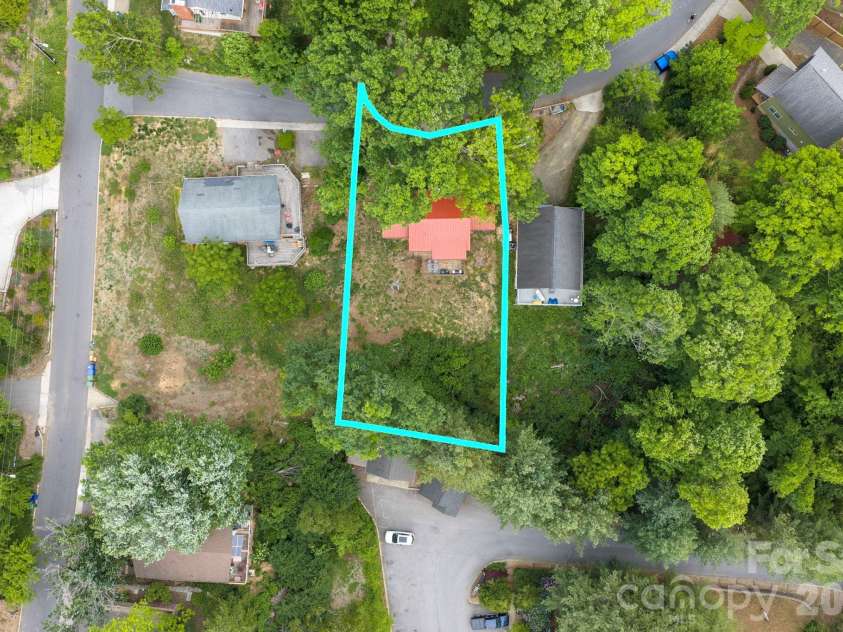 126 Maney Avenue, Asheville, NC 28804.  MLS# CAR4377780, YatesRealty ID 19416. Approx lot lines