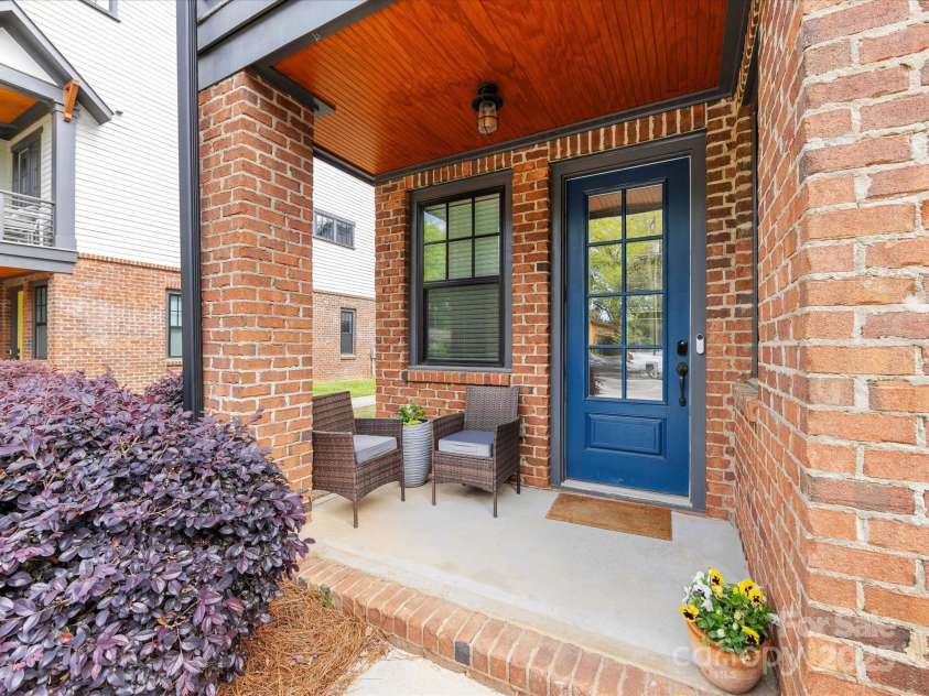 933 36th Street, Charlotte, NC 28205.  MLS# CAR4260329, YatesRealty ID 19416. 