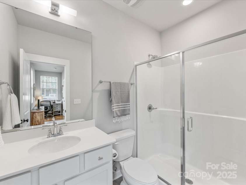 933 36th Street, Charlotte, NC 28205.  MLS# CAR4260329, YatesRealty ID 19416. 