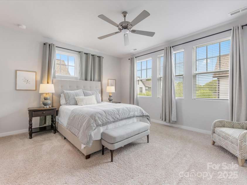 933 36th Street, Charlotte, NC 28205.  MLS# CAR4260329, YatesRealty ID 19416. 