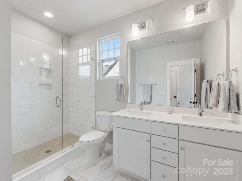 933 36th Street, Charlotte, NC 28205.  MLS# CAR4260329, YatesRealty ID 19416. 