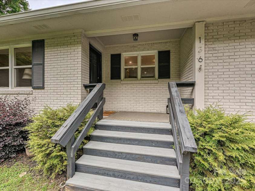 136 Gable Road, Mooresville, NC 28115.  MLS# CAR4260868, YatesRealty ID 19417. 