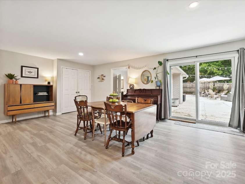 136 Gable Road, Mooresville, NC 28115.  MLS# CAR4260868, YatesRealty ID 19417. 