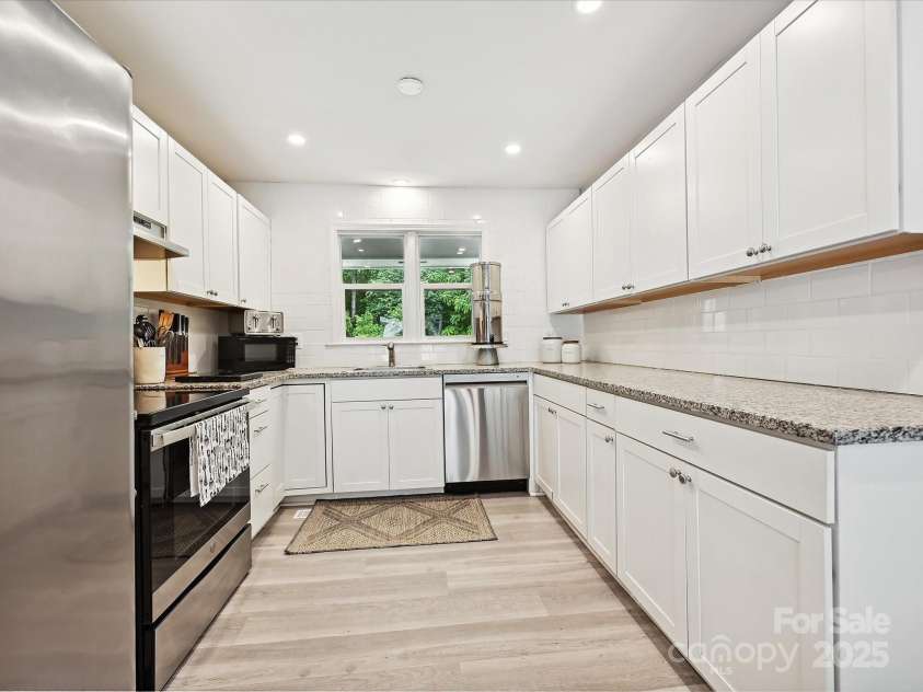 136 Gable Road, Mooresville, NC 28115.  MLS# CAR4260868, YatesRealty ID 19417. 