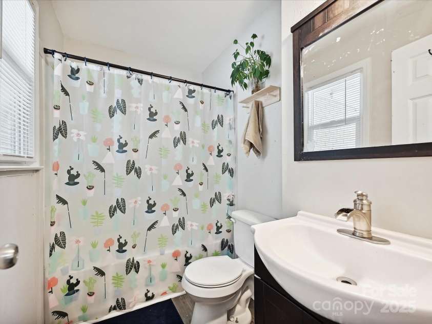 136 Gable Road, Mooresville, NC 28115.  MLS# CAR4260868, YatesRealty ID 19417. 