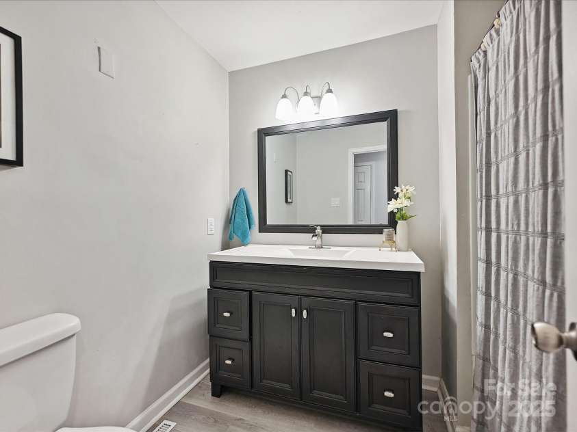136 Gable Road, Mooresville, NC 28115.  MLS# CAR4260868, YatesRealty ID 19417. 