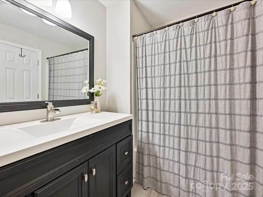 136 Gable Road, Mooresville, NC 28115.  MLS# CAR4260868, YatesRealty ID 19417. 