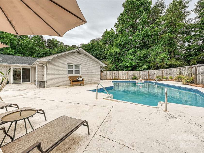 136 Gable Road, Mooresville, NC 28115.  MLS# CAR4260868, YatesRealty ID 19417. 