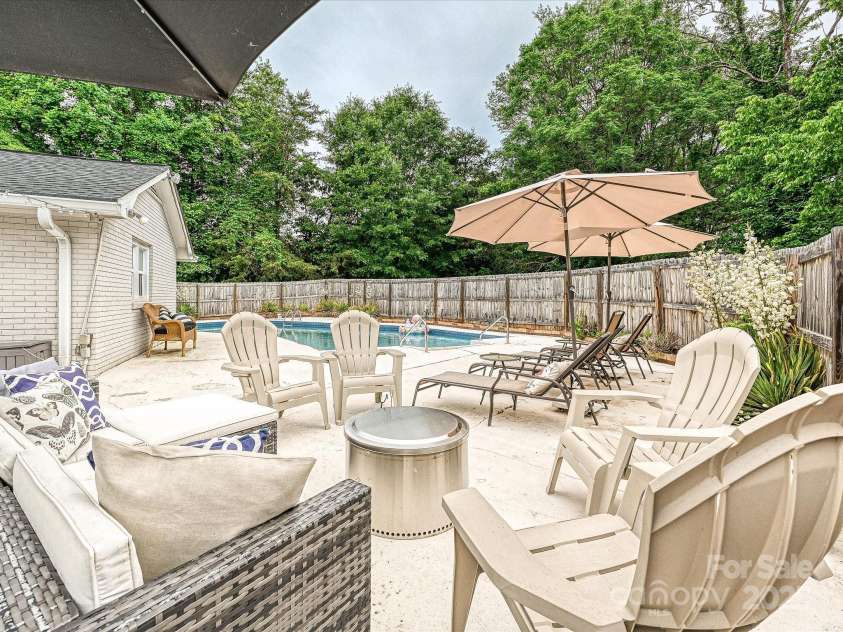 136 Gable Road, Mooresville, NC 28115.  MLS# CAR4260868, YatesRealty ID 19417. 