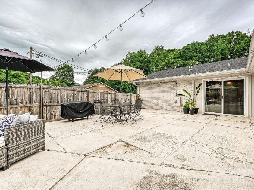 136 Gable Road, Mooresville, NC 28115.  MLS# CAR4260868, YatesRealty ID 19417. 