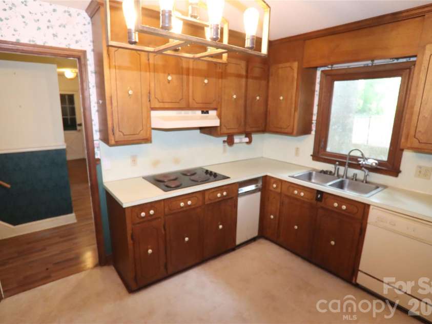 607 Willow Lane, Harrisburg, NC 28075.  MLS# CAR4358680, YatesRealty ID 19417. 