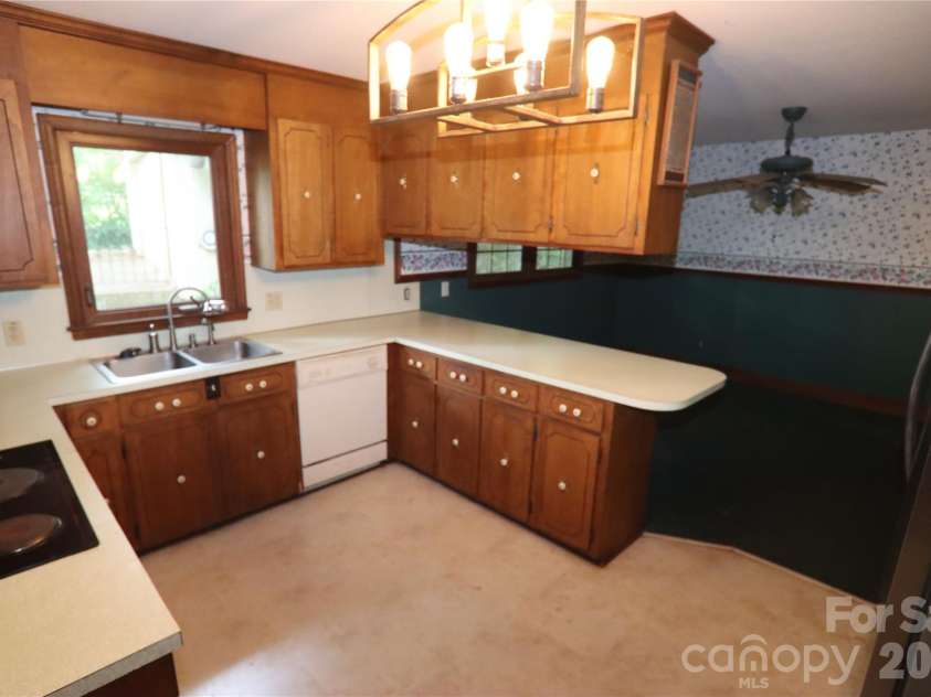 607 Willow Lane, Harrisburg, NC 28075.  MLS# CAR4358680, YatesRealty ID 19417. 