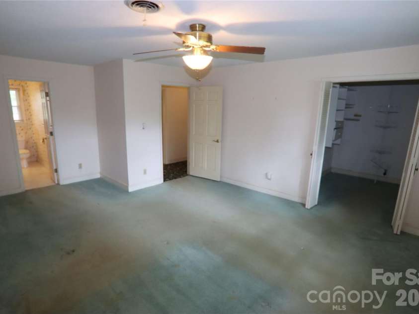 607 Willow Lane, Harrisburg, NC 28075.  MLS# CAR4358680, YatesRealty ID 19417. 