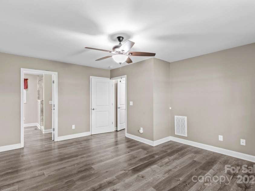 270 Yachtsman Drive, Salisbury, NC 28146.  MLS# CAR4265159, YatesRealty ID 19418. 