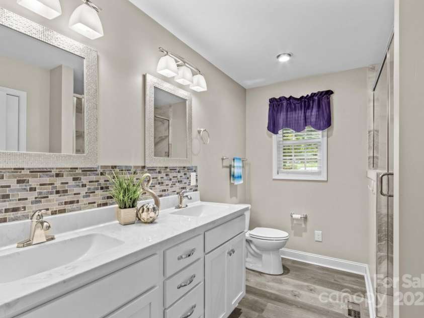 270 Yachtsman Drive, Salisbury, NC 28146.  MLS# CAR4265159, YatesRealty ID 19418. 