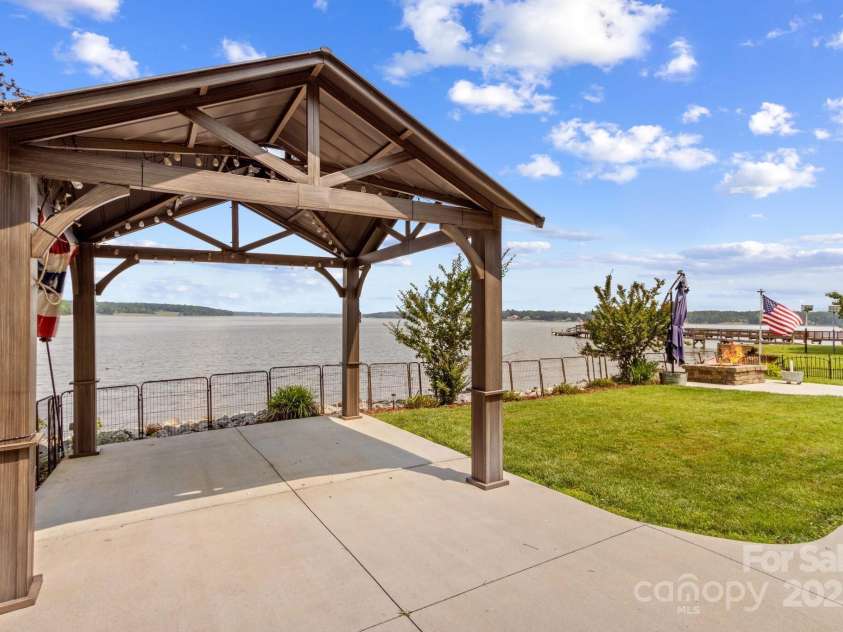 270 Yachtsman Drive, Salisbury, NC 28146.  MLS# CAR4265159, YatesRealty ID 19418. 