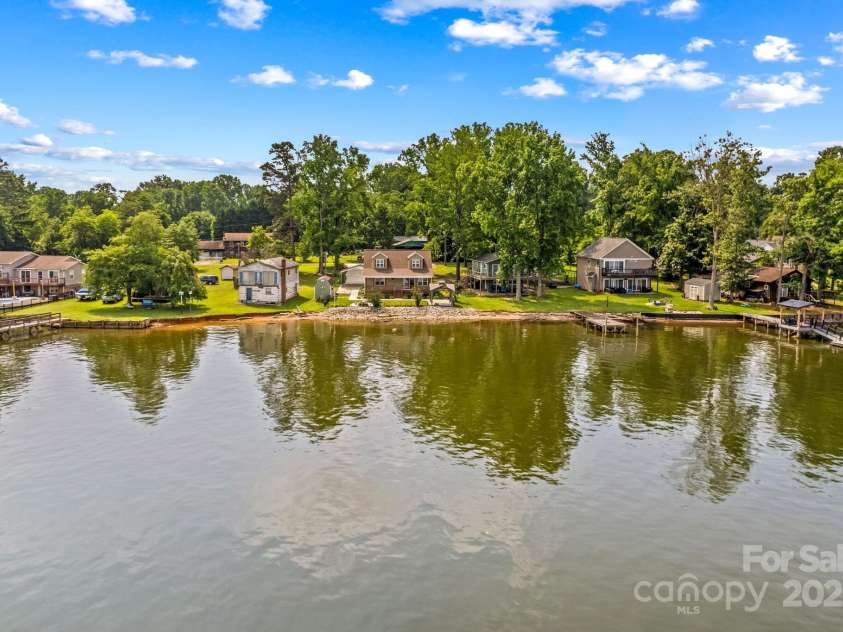 270 Yachtsman Drive, Salisbury, NC 28146.  MLS# CAR4265159, YatesRealty ID 19418. 