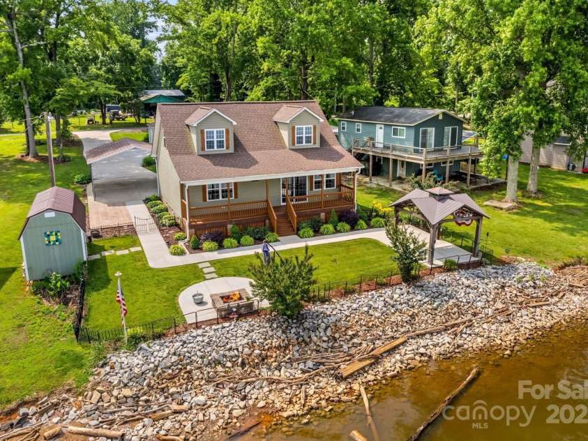 270 Yachtsman Drive, Salisbury, NC 28146.  MLS# CAR4265159, YatesRealty ID 19418. 