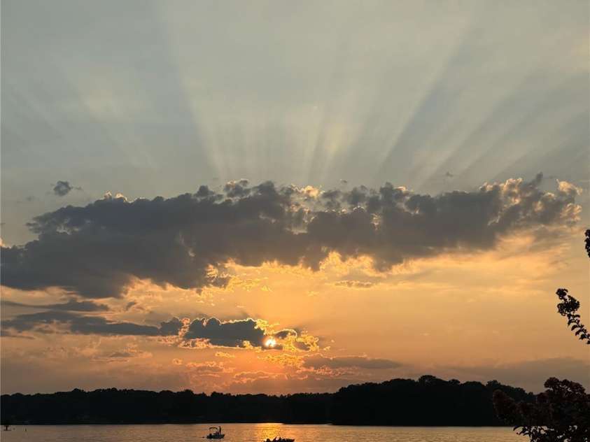 270 Yachtsman Drive, Salisbury, NC 28146.  MLS# CAR4265159, YatesRealty ID 19418. 