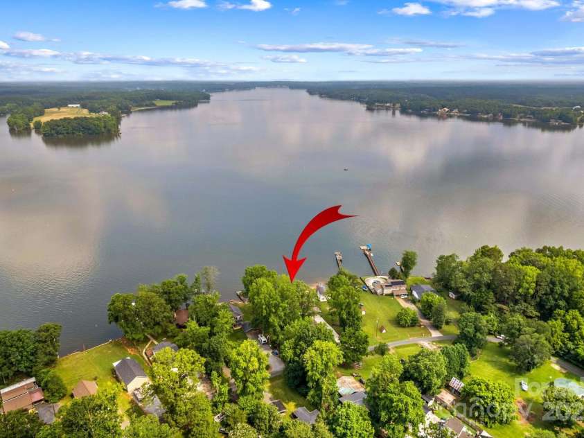 270 Yachtsman Drive, Salisbury, NC 28146.  MLS# CAR4265159, YatesRealty ID 19418. 