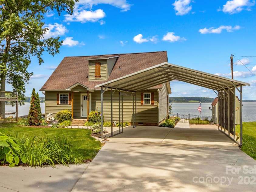 270 Yachtsman Drive, Salisbury, NC 28146.  MLS# CAR4265159, YatesRealty ID 19418. 