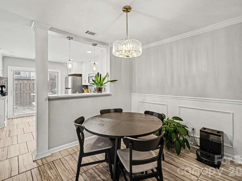 5909 Cougar Lane, Charlotte, NC 28269.  MLS# CAR4376540, YatesRealty ID 19418. 